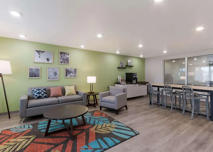 Woodspring Airport Hotel 2*