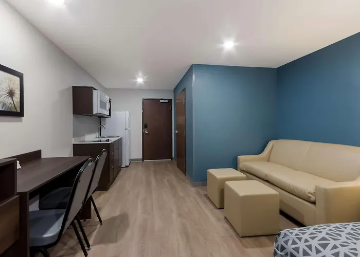 Woodspring Airport Hotel 2*