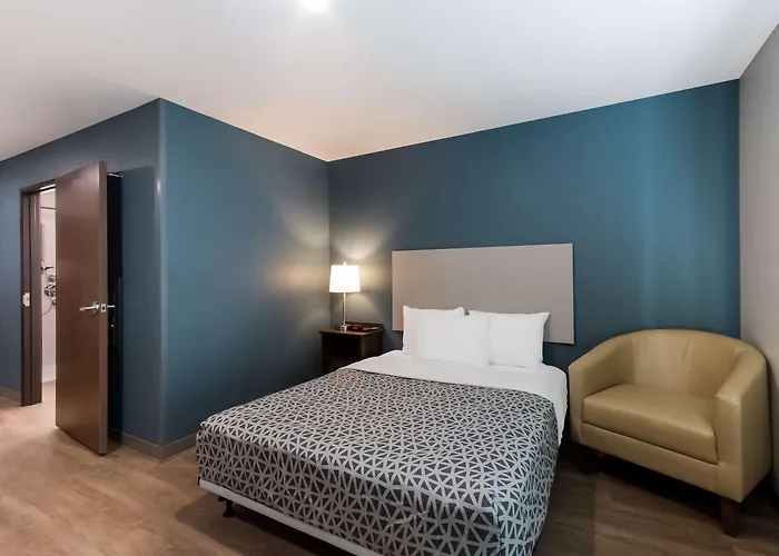 Woodspring Airport Hotel 2*