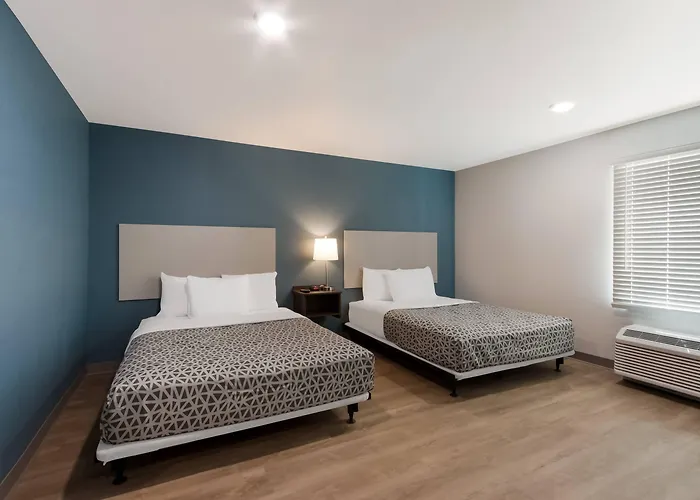 Woodspring Airport Hotel 2*