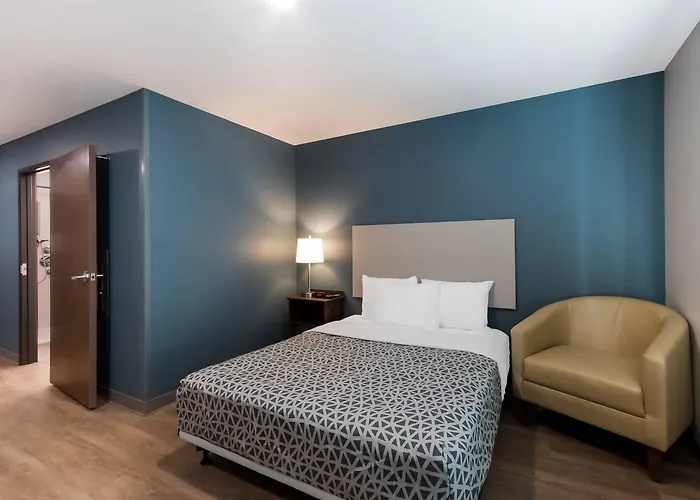 Woodspring Airport Hotel 2*
